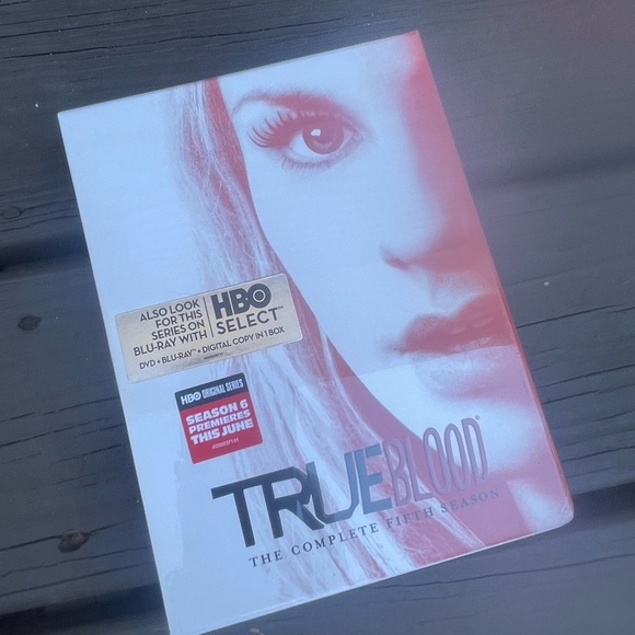 True Blood 6 seasons dvd, season 5 never been opened - Picture 3 of 3